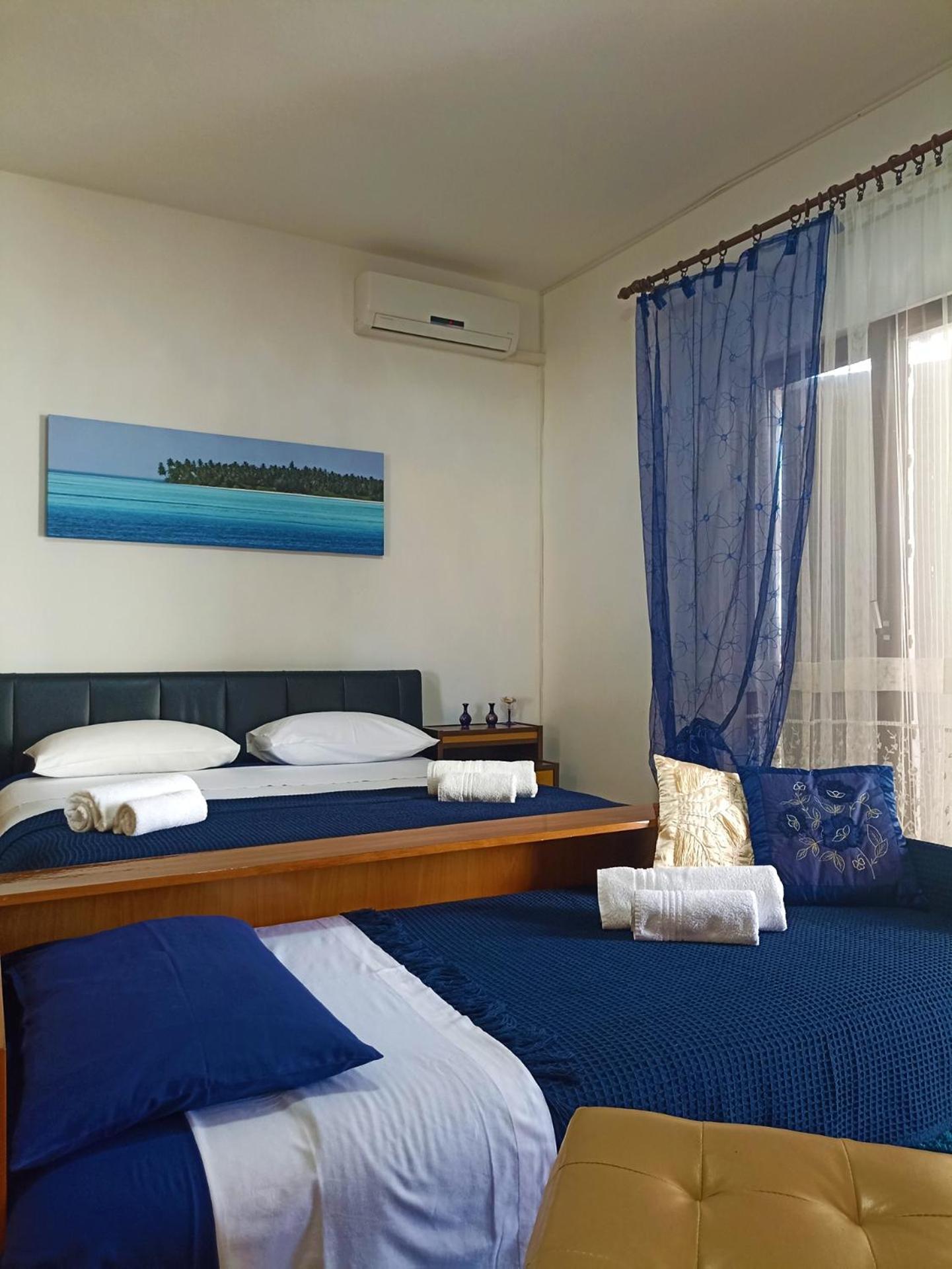 Apartments Villa Laura Pula Bagian luar foto