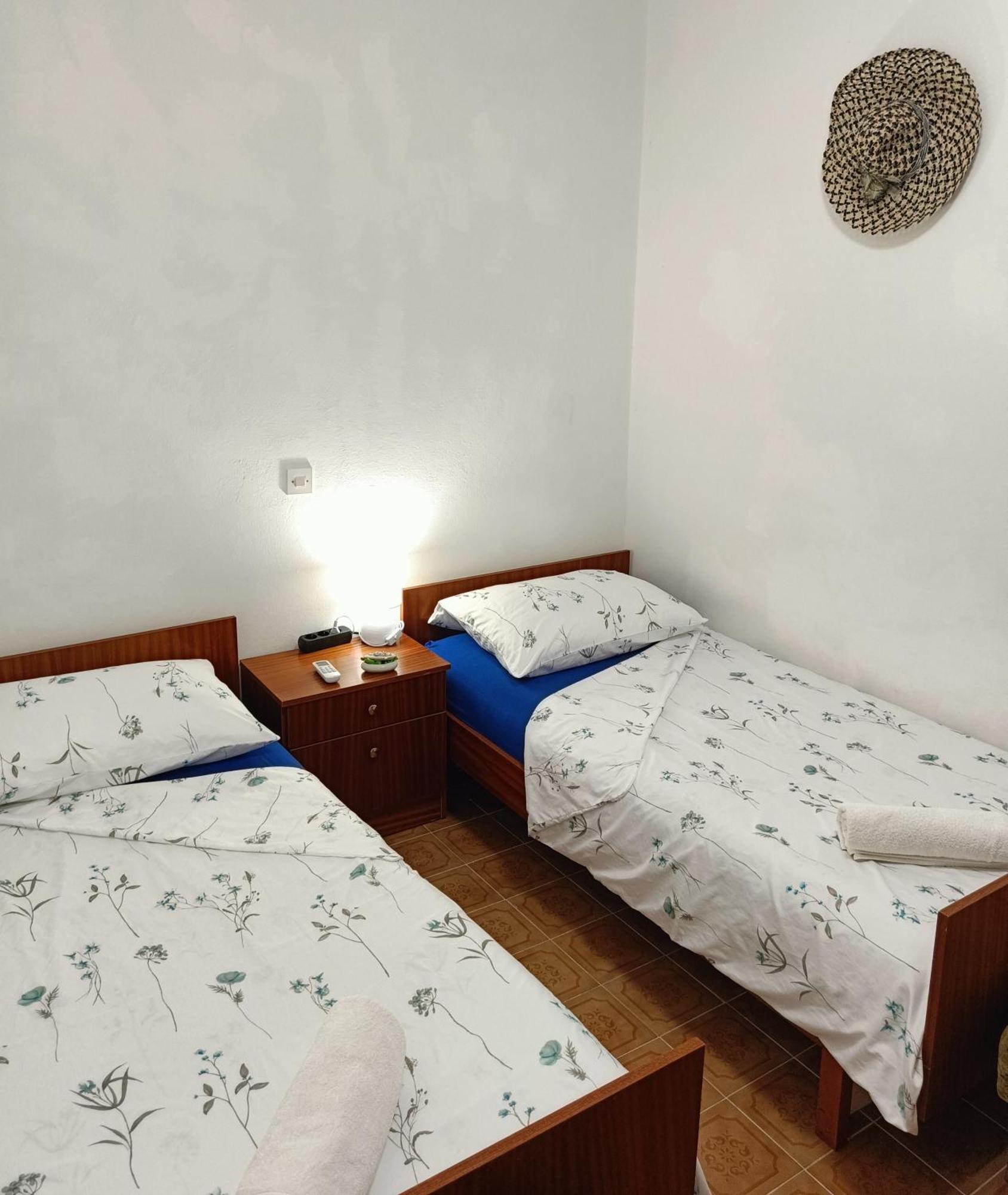 Apartments Villa Laura Pula Bagian luar foto
